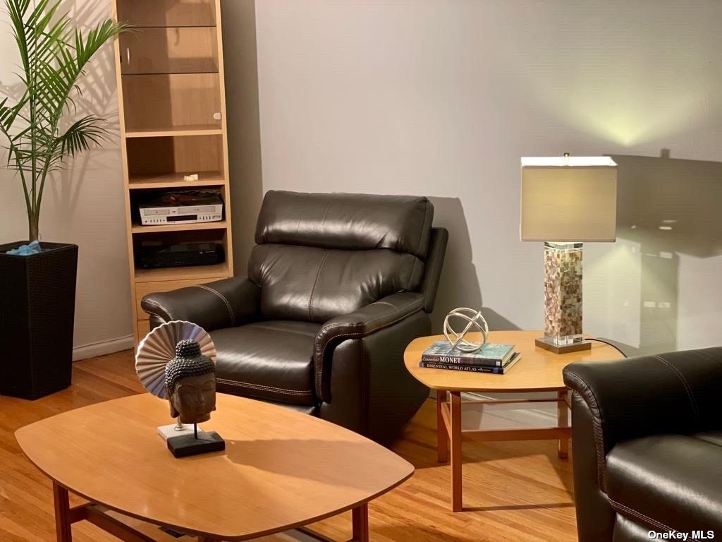 #1 photo, 73-50 Springfield Boulevard, কুইন্‌স Bayside , NY 11364