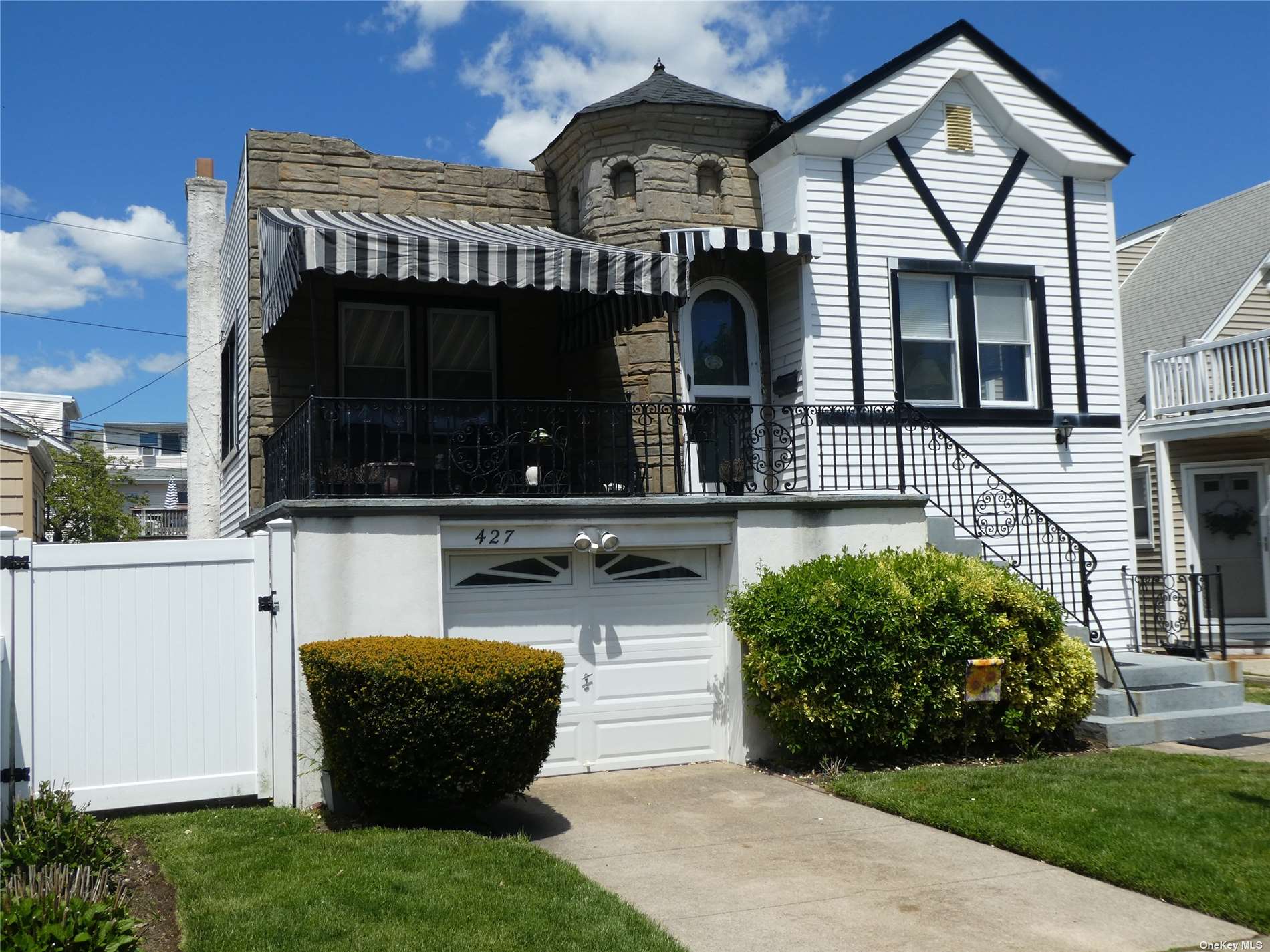 #1 photo, 427 E Market Street, 長島 長灘 Long Beach , NY 11561