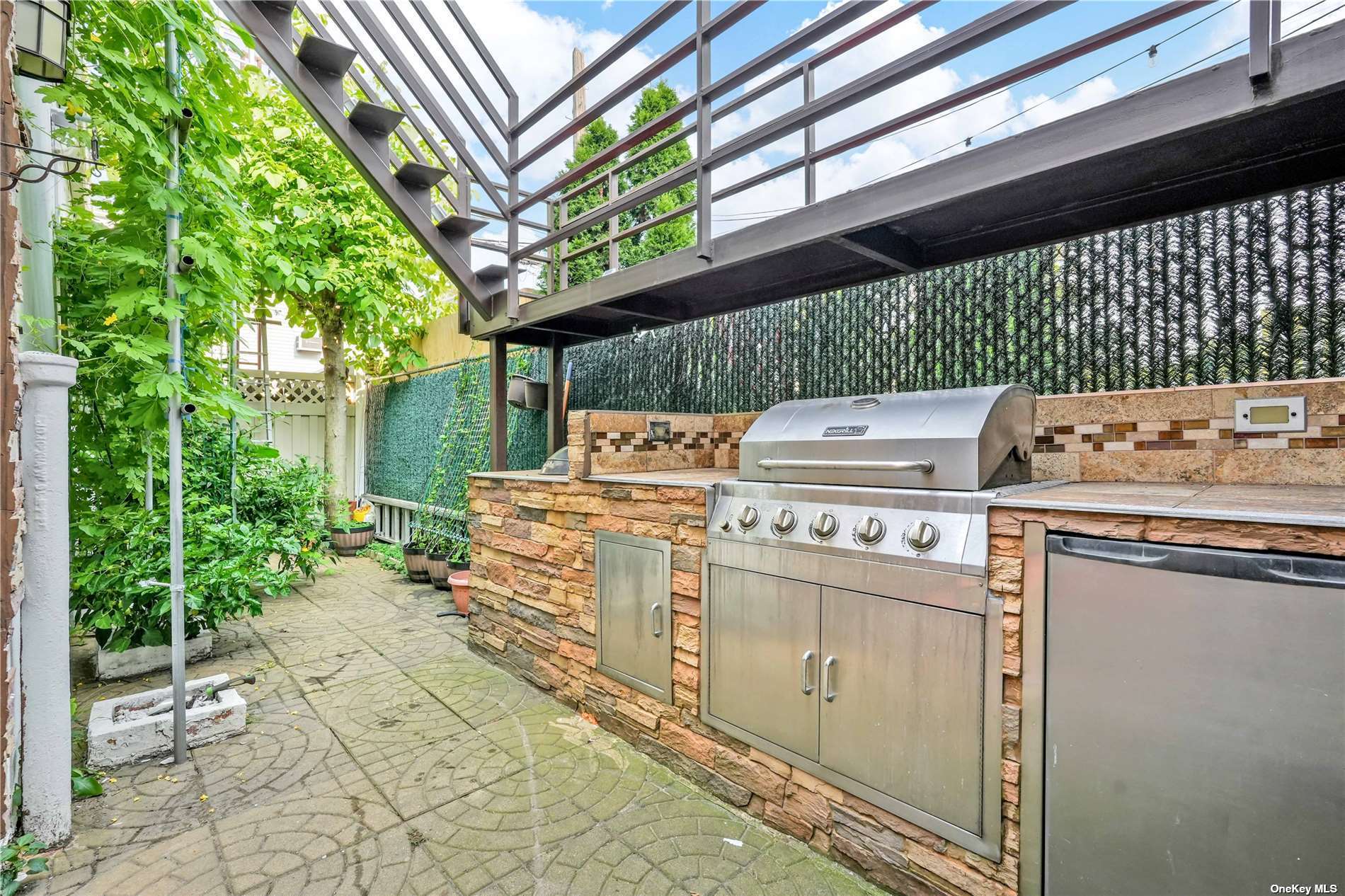 #1 photo, 69-11 64th Street, 皇后區 瑞吉屋 Ridgewood , NY 11385