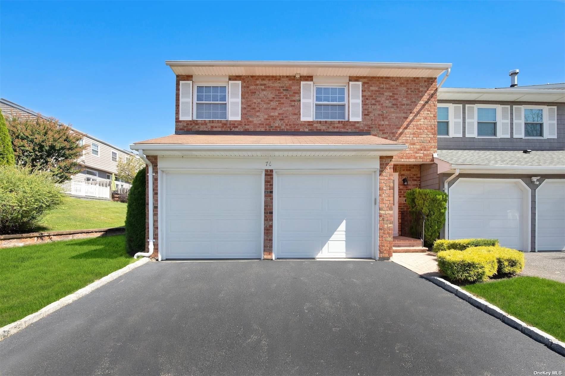 #1 photo, 76 Woodlake Drive, Woodbury , NY 11797