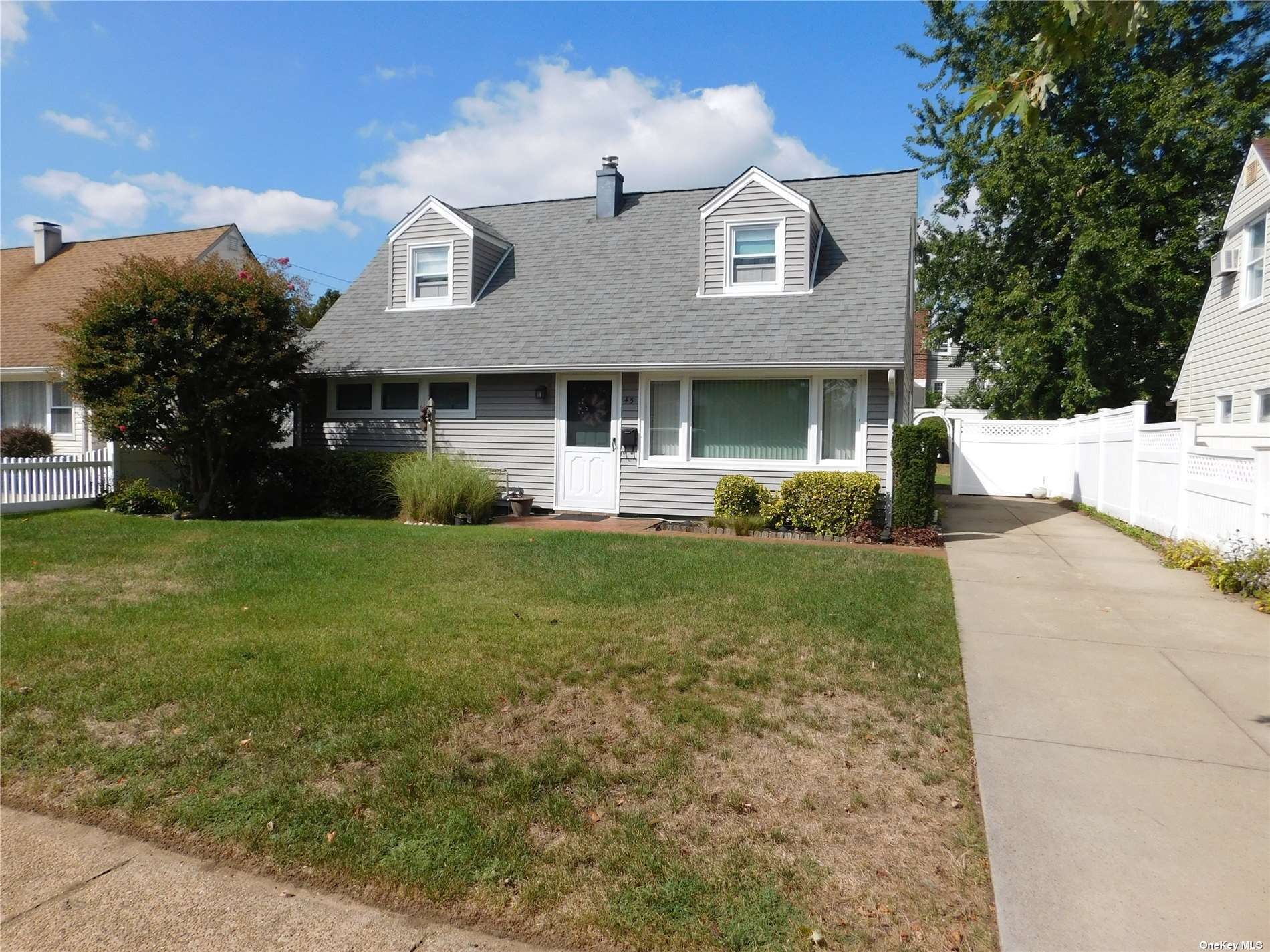 #1 photo, 45 Hewlett Point Avenue, ナッソー郡 East Rockaway , NY 11518