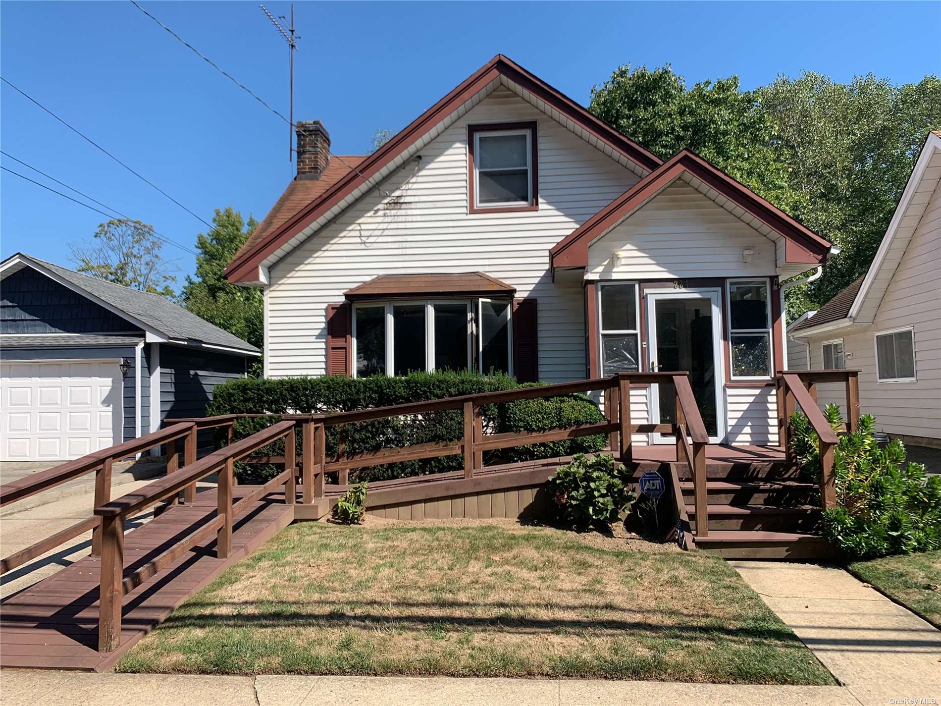 #1 photo, 224 Rolling Street, 長島 Malverne , NY 11565