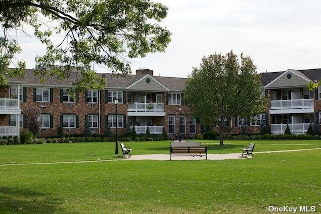 #1 photo, 65 Prospect Avenue, 长岛 Hewlett , NY 11557