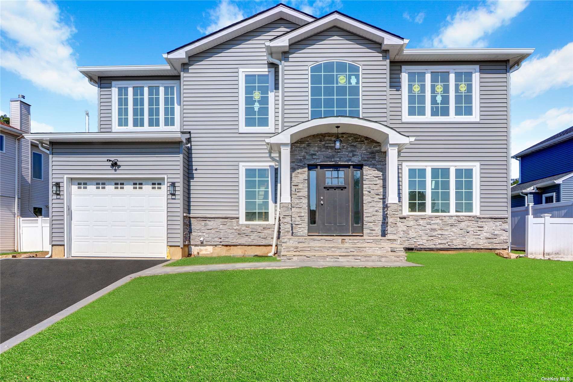 #1 photo, 14 Hemp Lane, 长岛 Hicksville , NY 11801