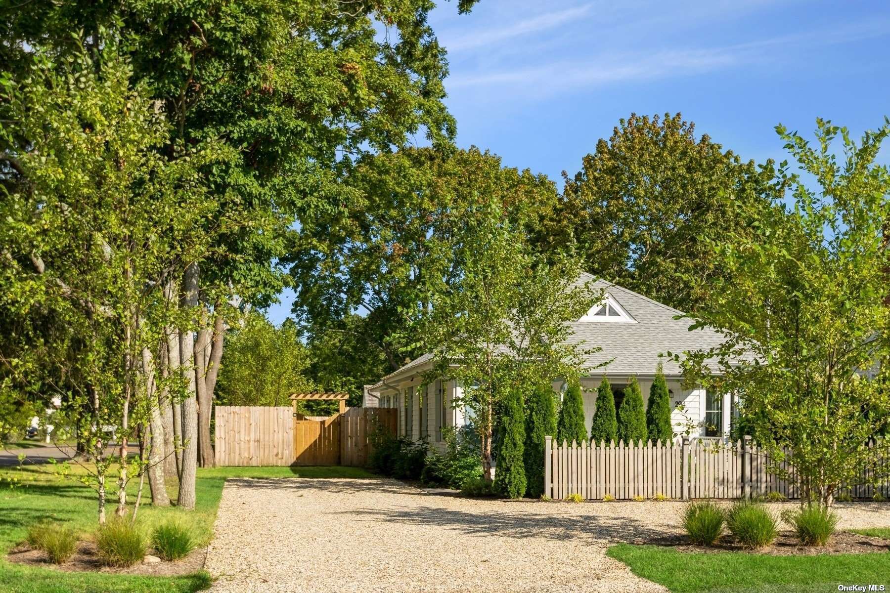 #1 photo, 294 Sunset Avenue, 东长岛 汉普顿 Westhampton Beach , NY 11978