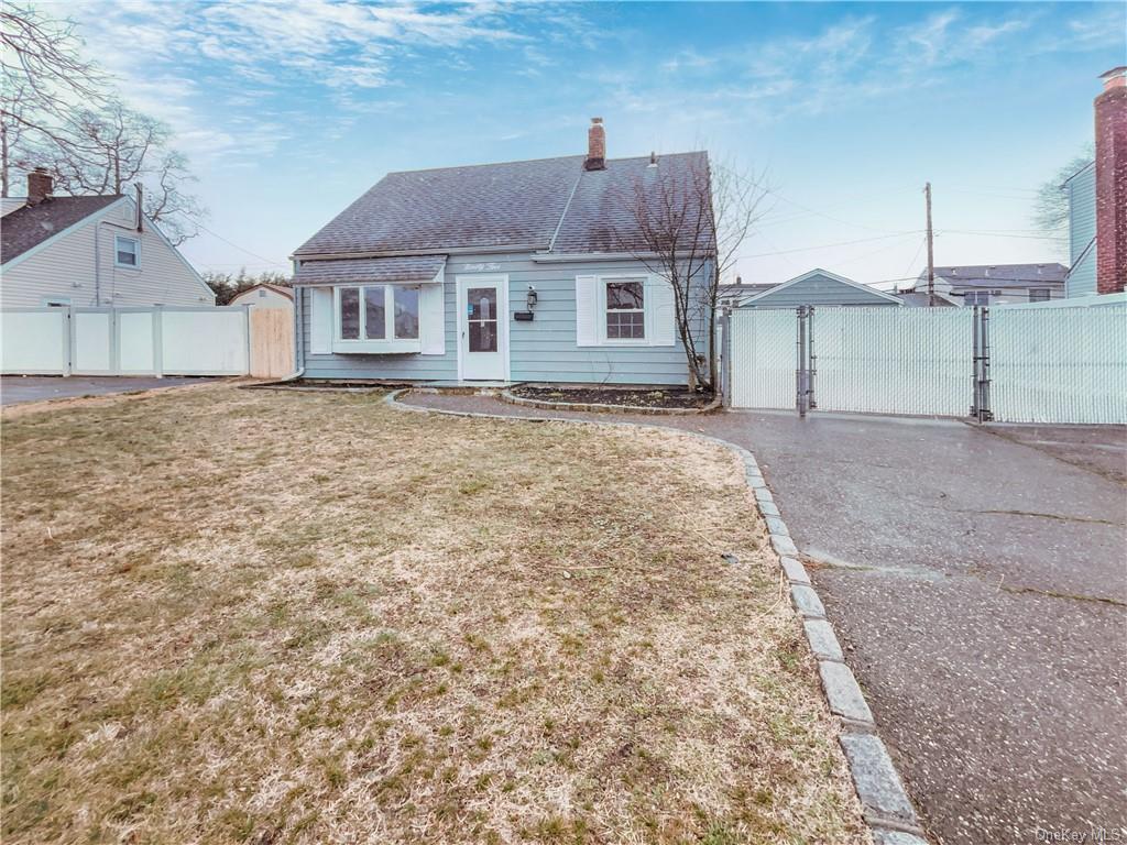 #1 photo, 95 Saddle Lane, 長島 Levittown , NY 11756