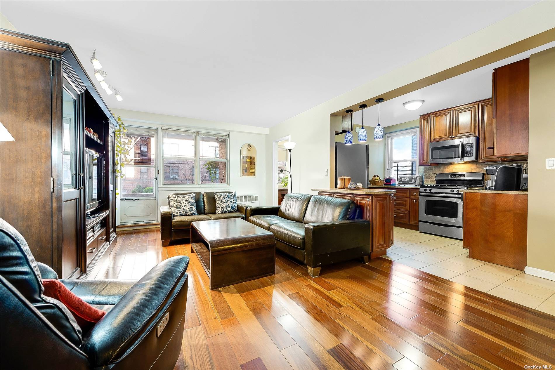 #1 photo, 110-50 71st Road, 皇后區 森林小丘 Forest Hills , NY 11375