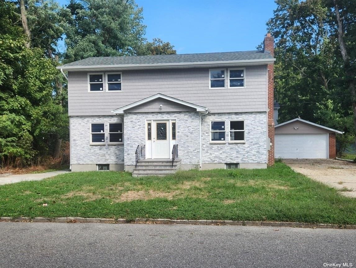 #1 photo, 41 S 24th Street, 東長島 Wyandanch , NY 11798