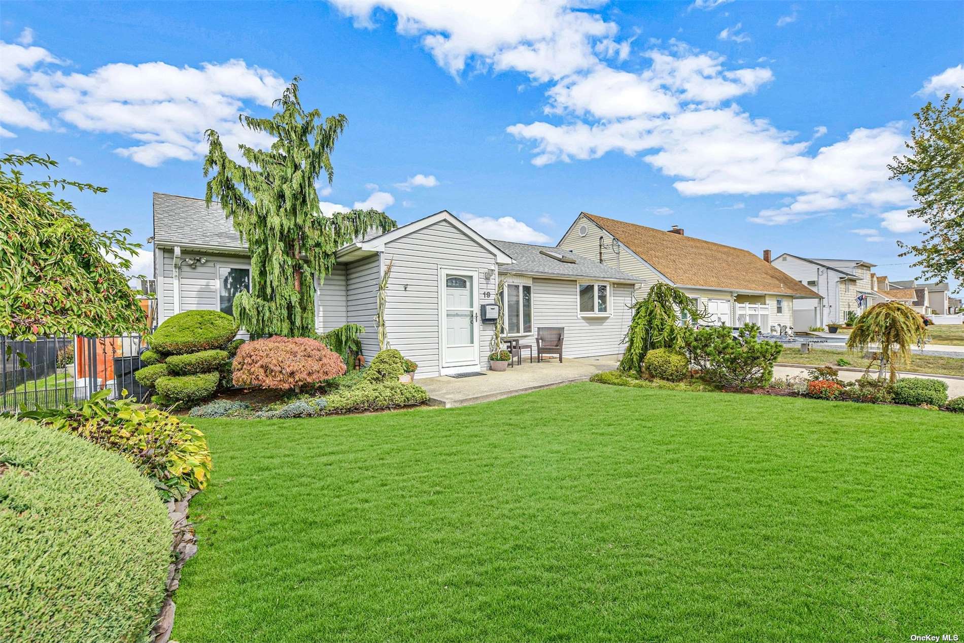 #1 photo, 19 Hayes Road, Amityville , NY 11701