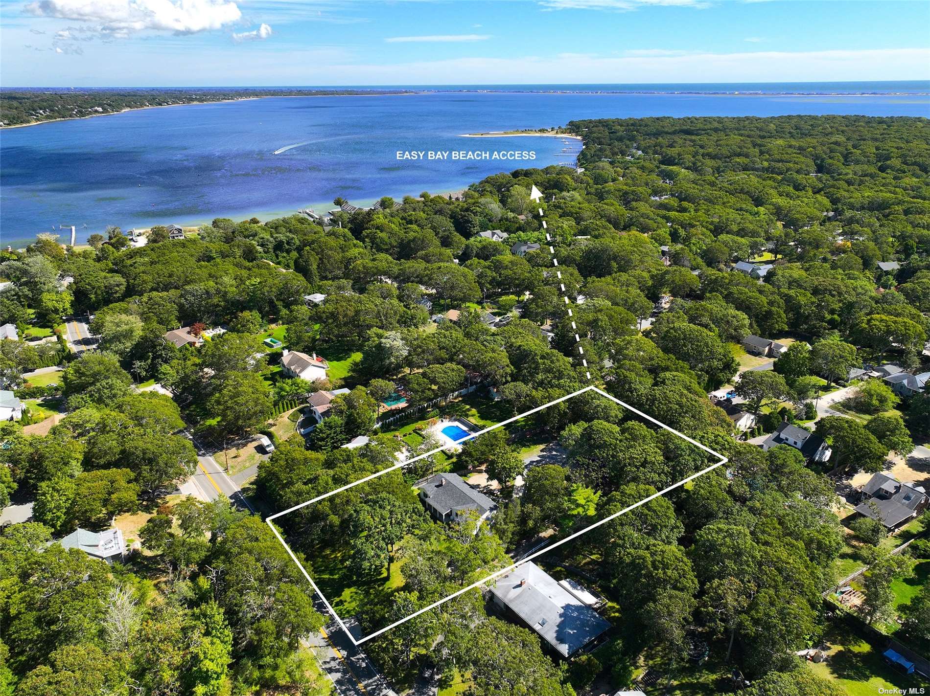 #1 photo, 92 Fanning Avenue, সাফোক কাউন্টি Hampton Bays , NY 11946