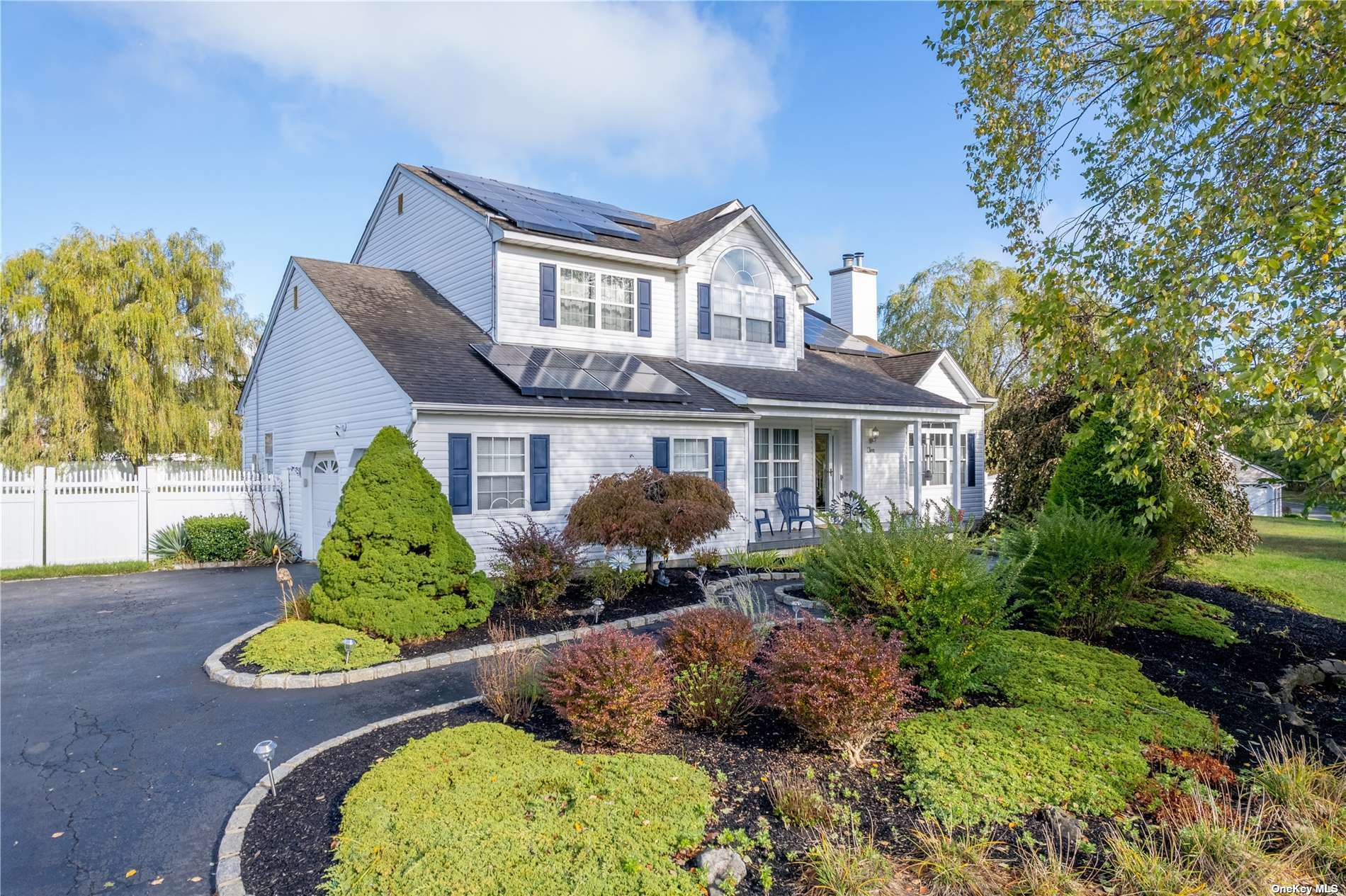 #1 photo, 10 Sparrow Lane, सफ़ोक काउंटी Manorville , NY 11949