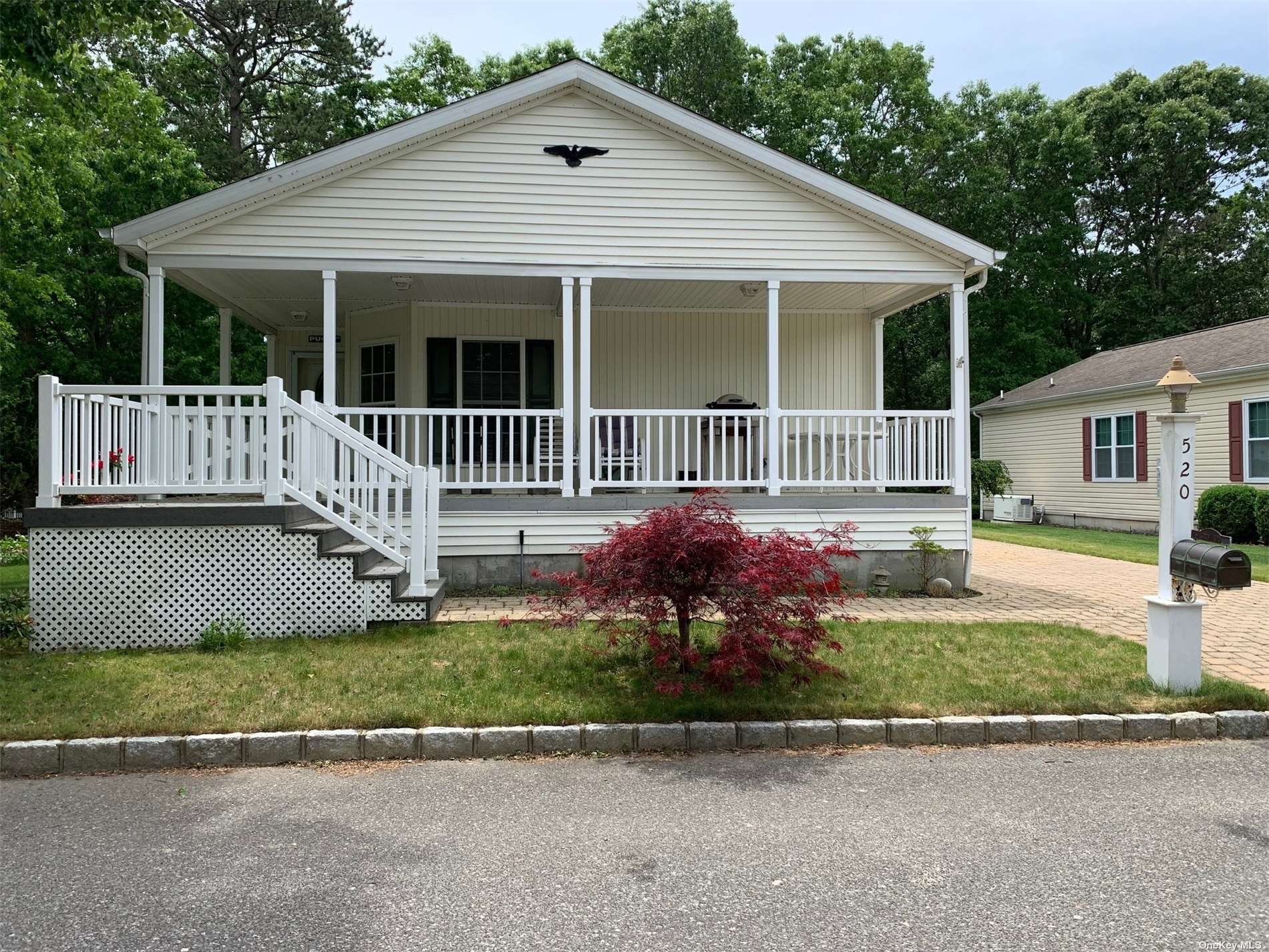 #1 photo, 1661 Old Country Road, Riverhead , NY 11901