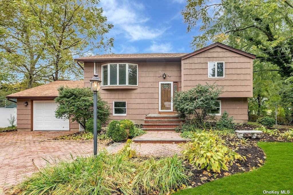 #1 photo, 30 Kenneth Avenue, 東長島 亨廷顿 Huntington , NY 11743