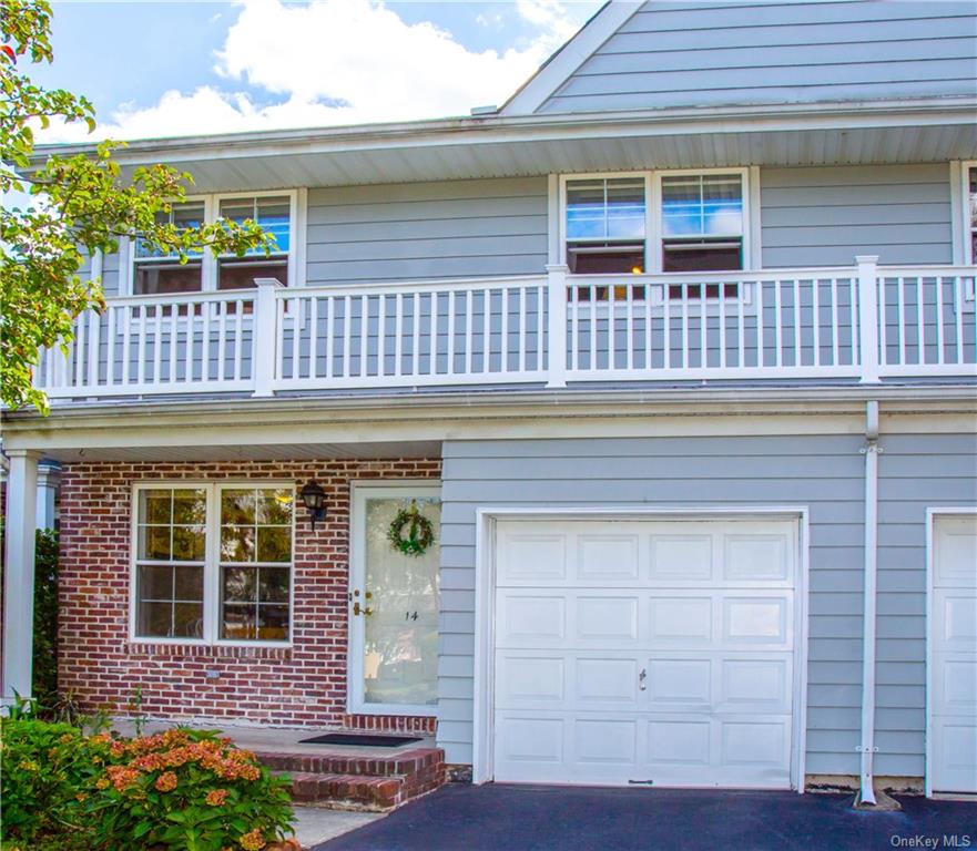 #1 photo, 14 Sprucewood Boulevard, 東長島 Central Islip , NY 11722