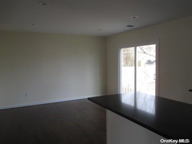 #8 photo, 522 Scherger Avenue, 東長島 East Patchogue , NY 11772