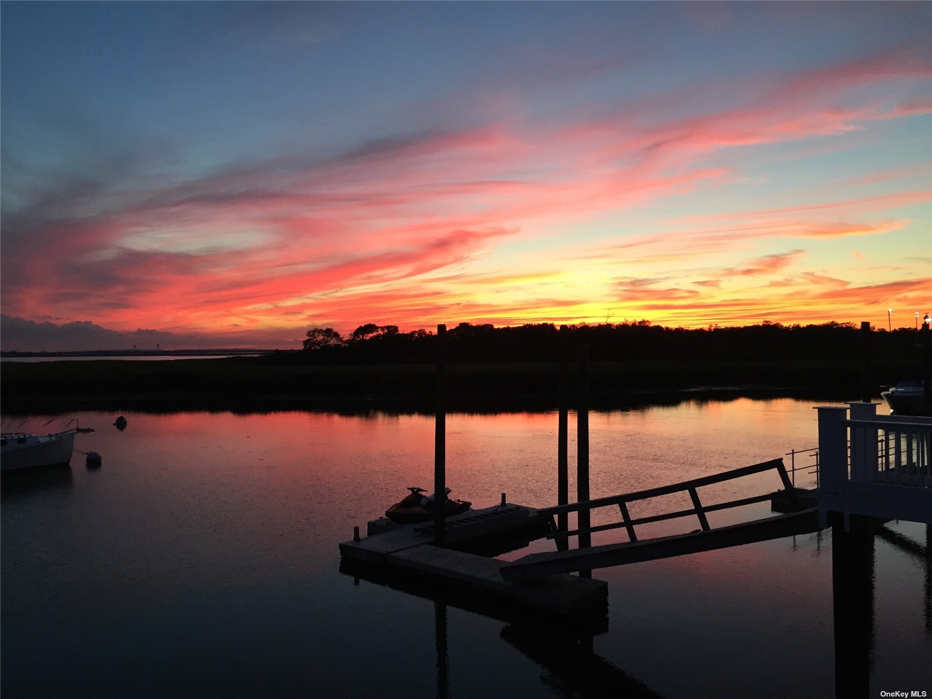 #1 photo, 429 Cross Bay Boulevard, 皇后区 Broad Channel , NY 11693