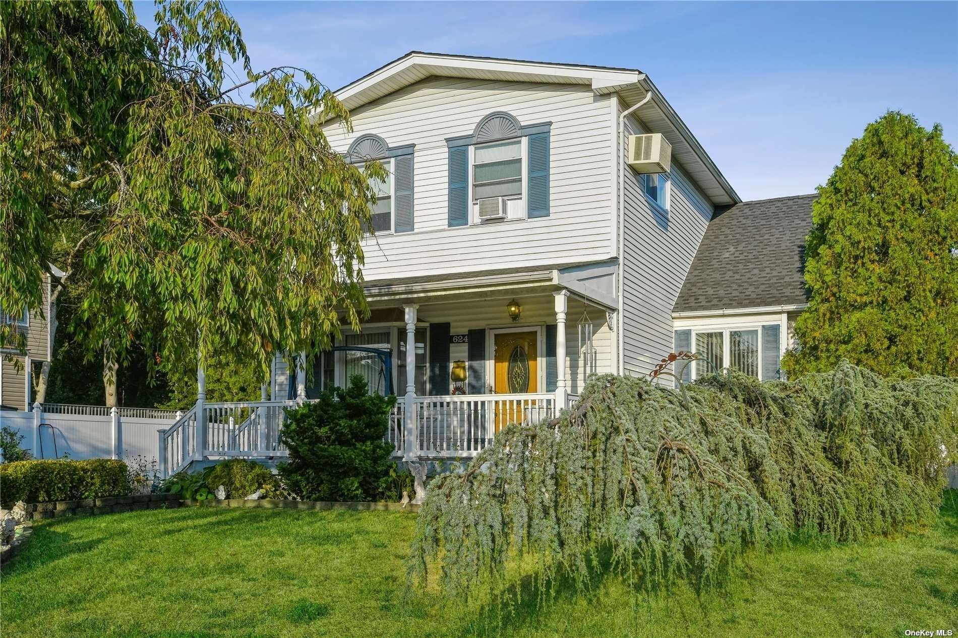 #1 photo, 624 Myrtle Avenue, 東長島 西艾斯利普 West Islip , NY 11795