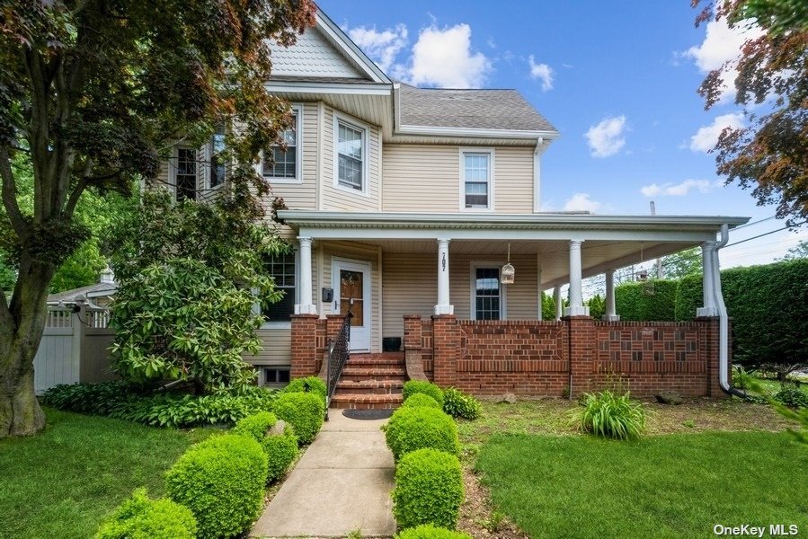 #1 photo, 707 Conklin Street, Farmingdale , NY 11735