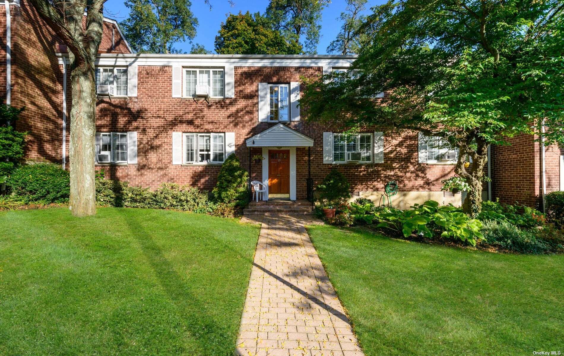 #1 photo, 35 Nathan Hale Drive, 東長島 亨廷顿 Huntington , NY 11743