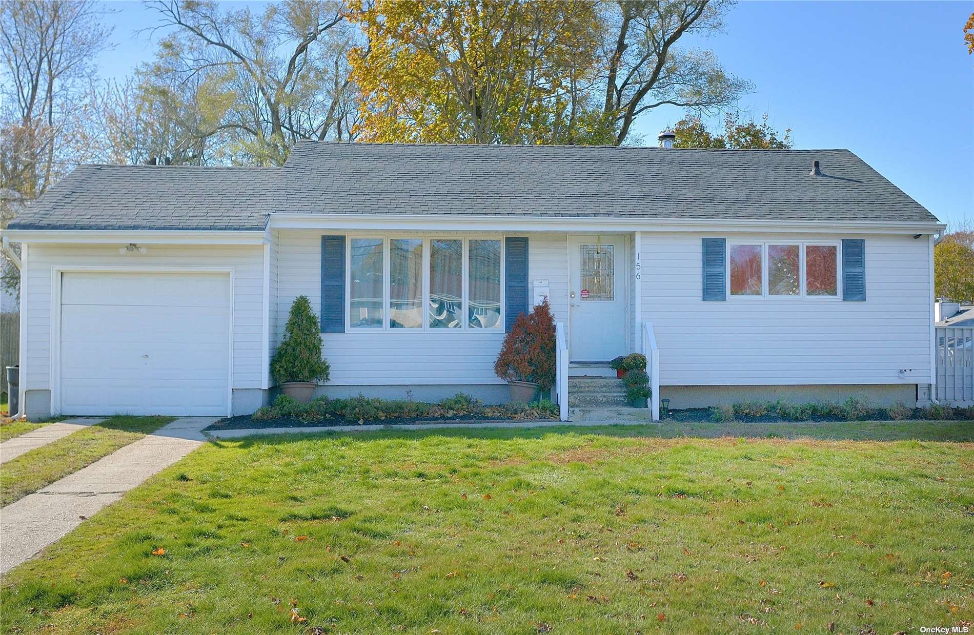 #1 photo, 156 Westwood Drive, 東長島 Brentwood , NY 11717