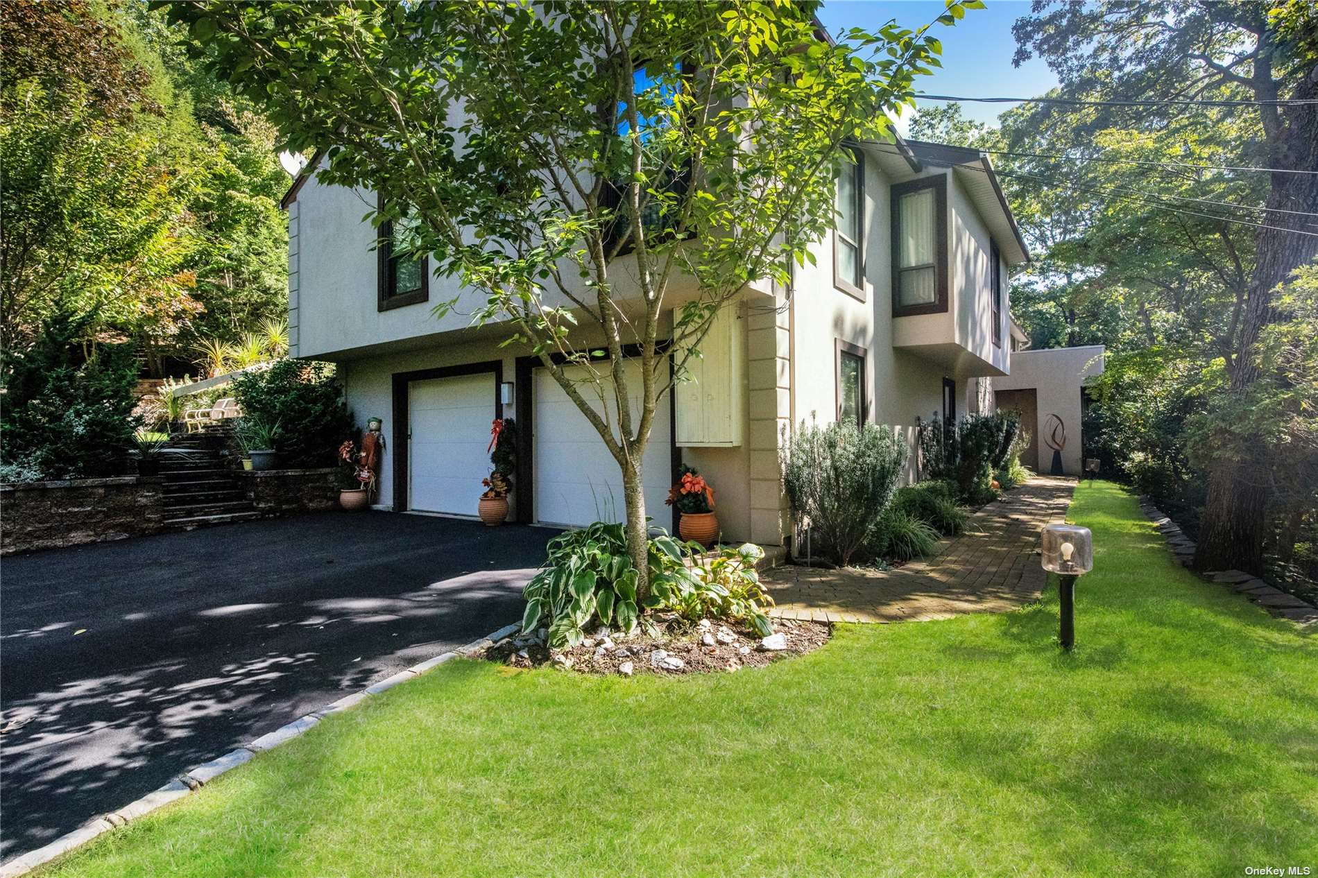 #1 photo, 35 Stillwell Lane, Laurel Hollow , NY 11791