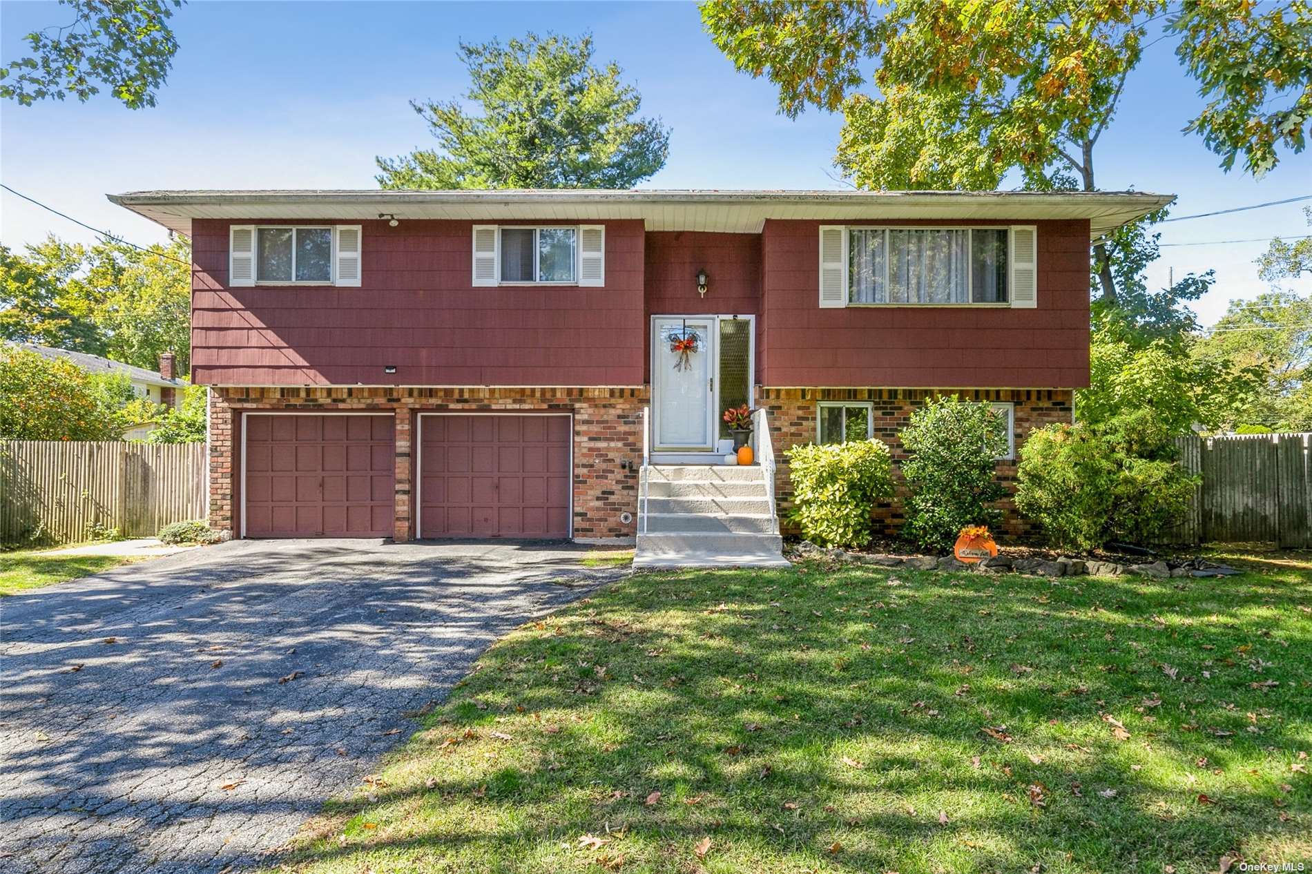 #1 photo, 289 Jefferson Avenue, Saint James , NY 11780