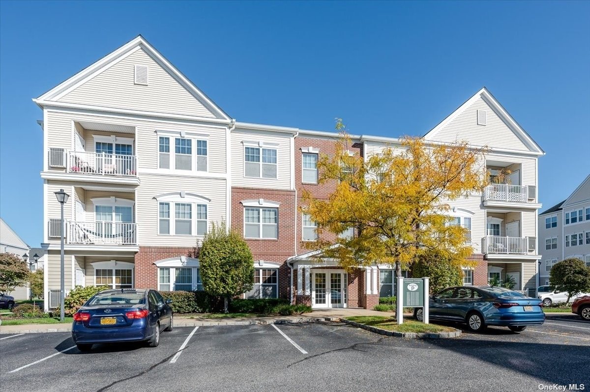 #1 photo, 2236 Finch Lane, 東長島 Central Islip , NY 11722