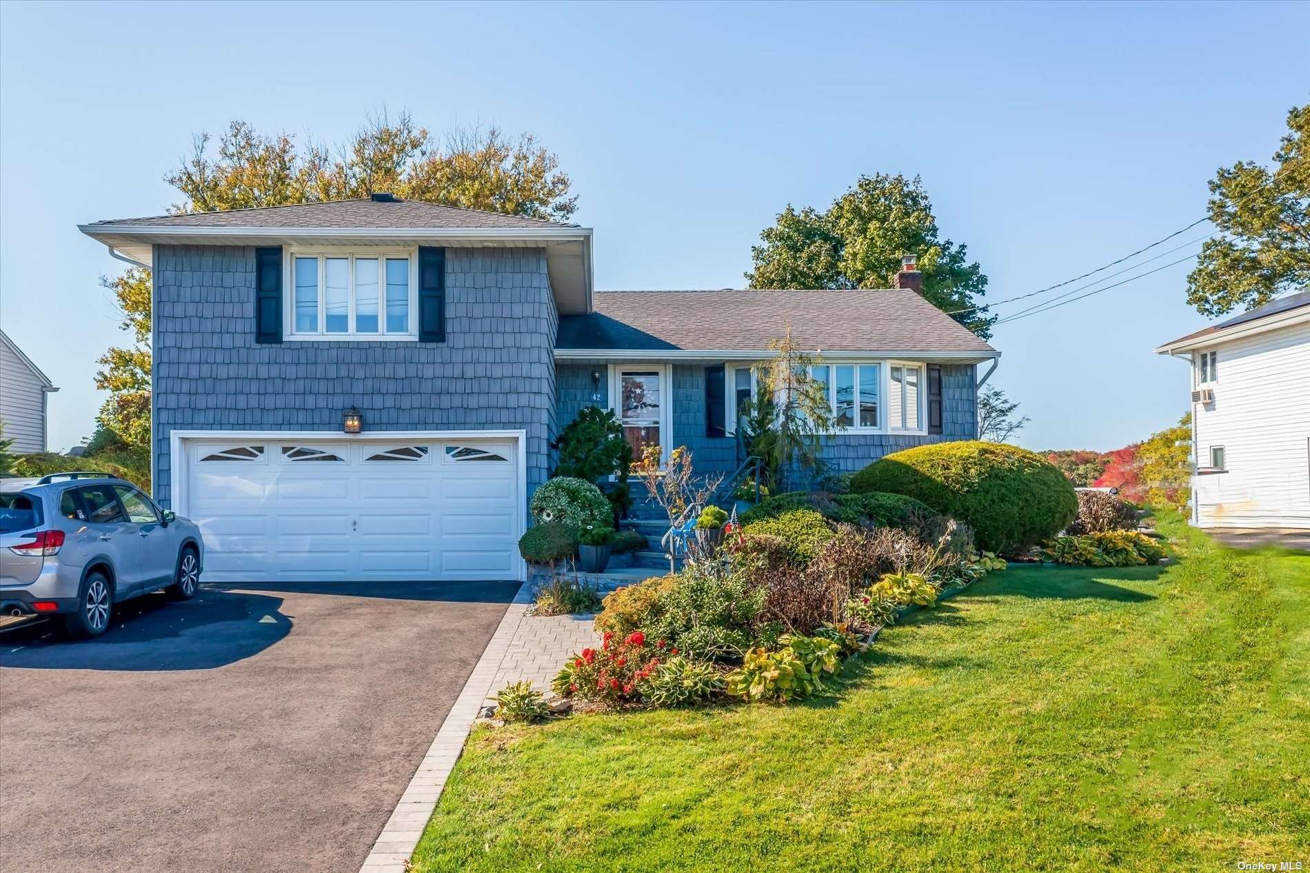 #1 photo, 42 Lakeshore Boulevard, नासाउ काउंटी Massapequa , NY 11758