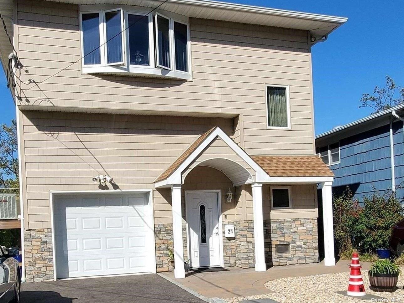 #1 photo, 21 1st Avenue, 長島 Bayville , NY 11709