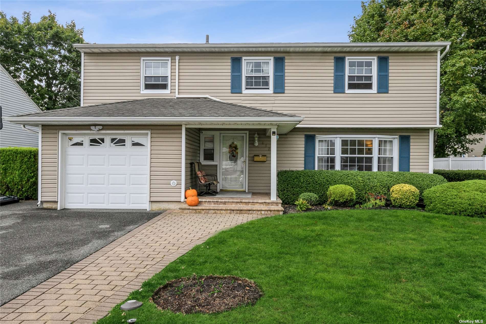 #1 photo, 412 Jeffrey Avenue, East Meadow , NY 11554