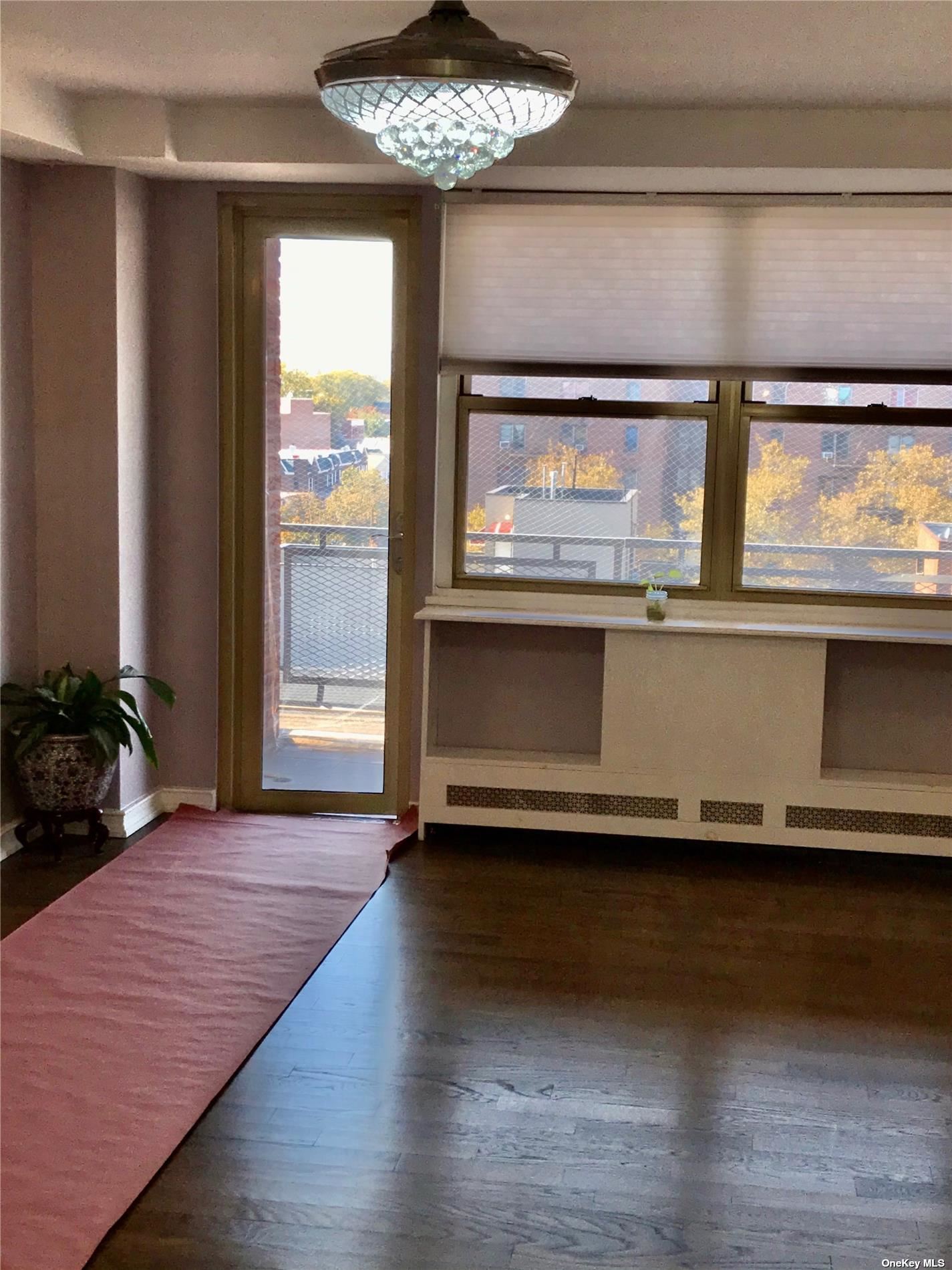 #1 photo, 81-11 45 Avenue, クイーンズ区 Elmhurst , NY 11373