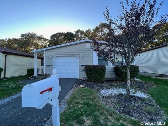 #1 photo, 147 Village Circle, 東長島 Manorville , NY 11949
