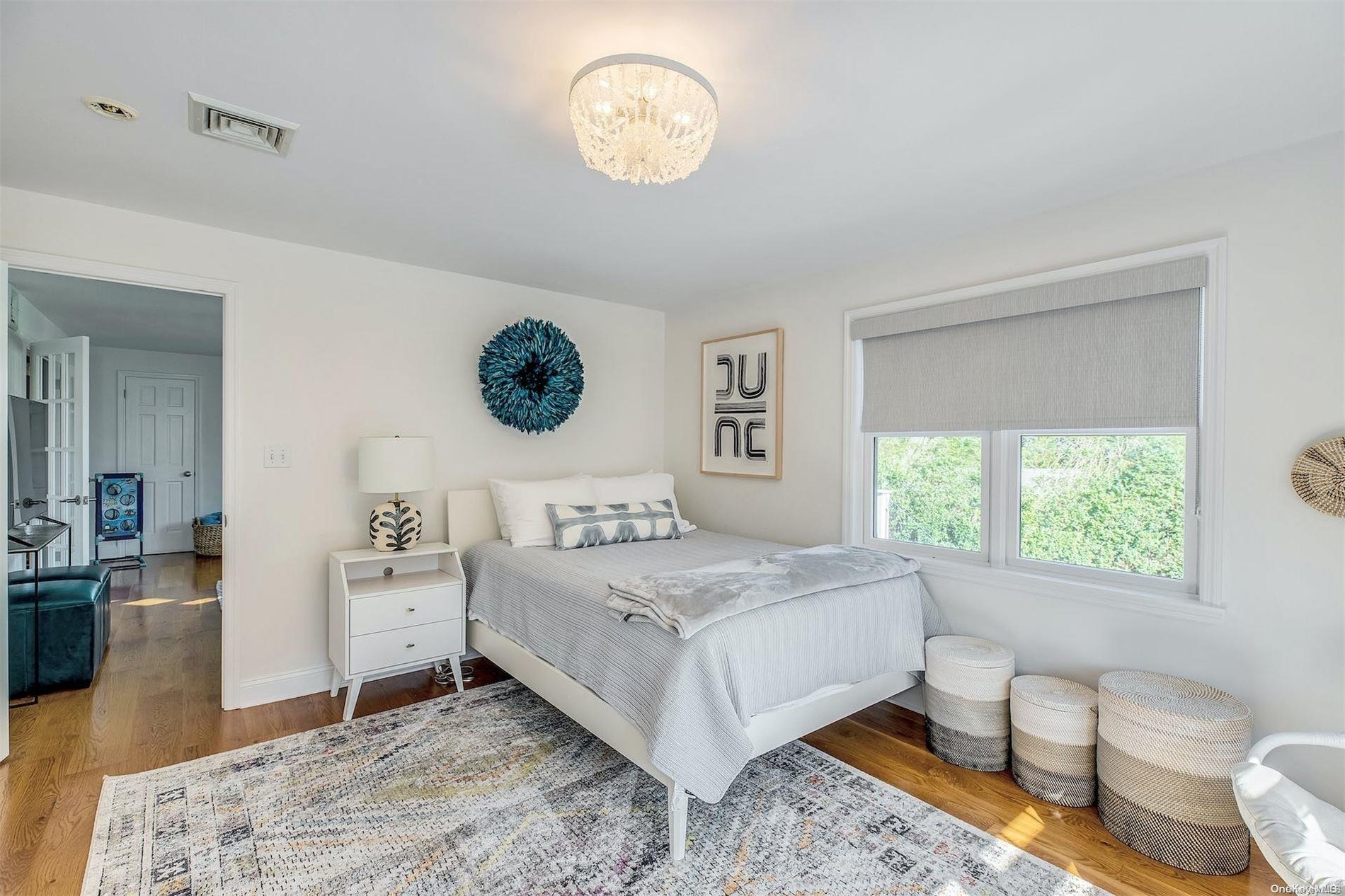 #10 photo, 25 Exchange, サフォーク郡 Westhampton Beach , NY 11978