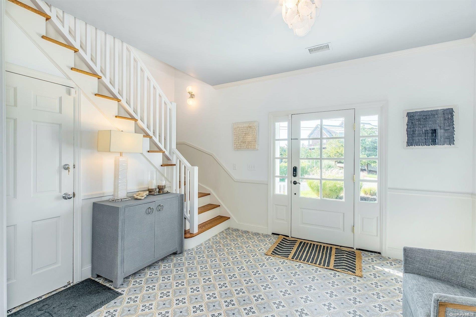 #14 photo, 25 Exchange, サフォーク郡 Westhampton Beach , NY 11978