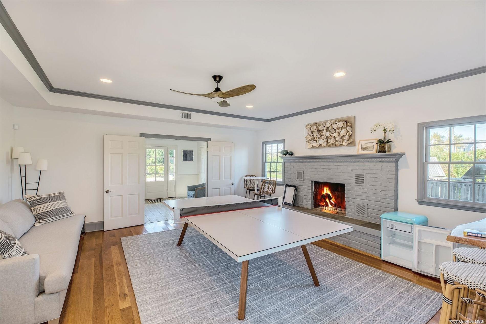 #8 photo, 25 Exchange, サフォーク郡 Westhampton Beach , NY 11978