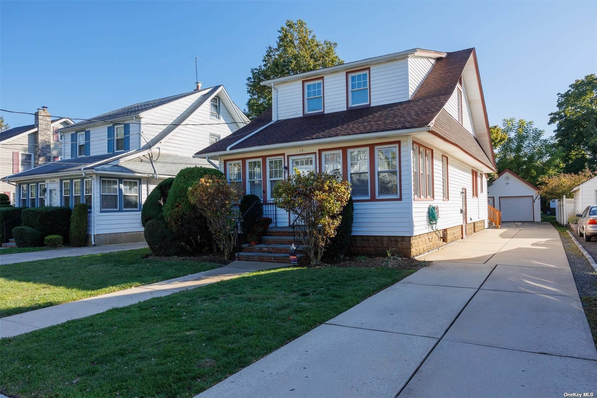 #1 photo, 14 Denton Court, 長島 Rockville Centre , NY 11570