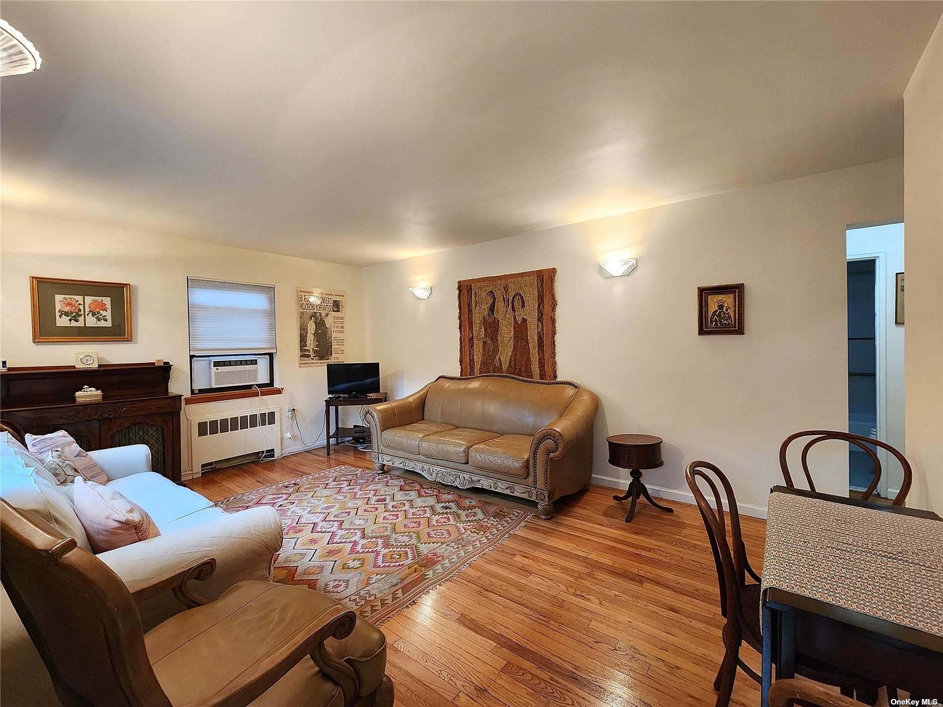 #1 photo, 73-31 220 Street, 皇后區 貝塞 Bayside , NY 11364