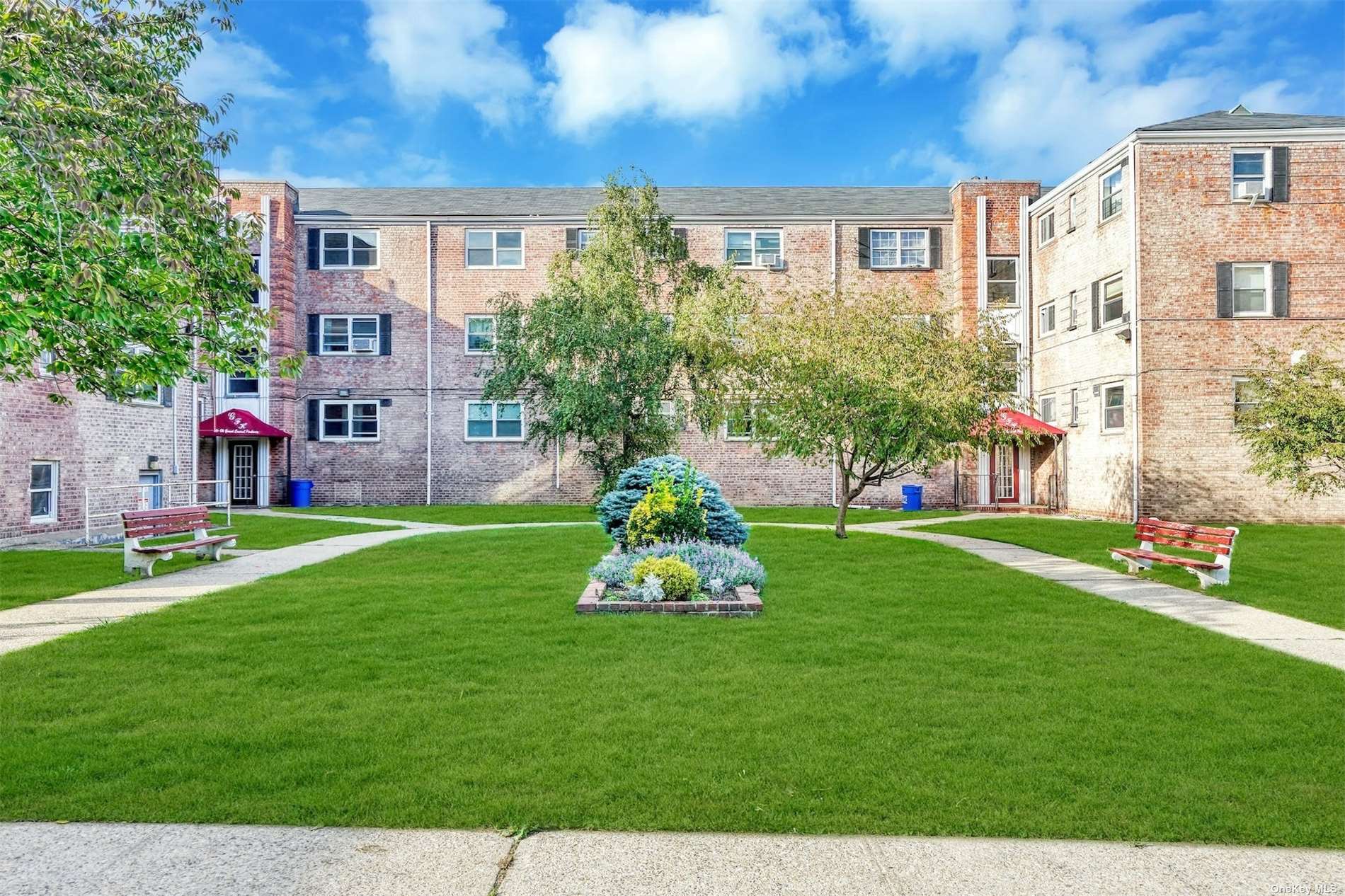 #1 photo, 111-15 66th Road, كوينز Forest Hills , NY 11375