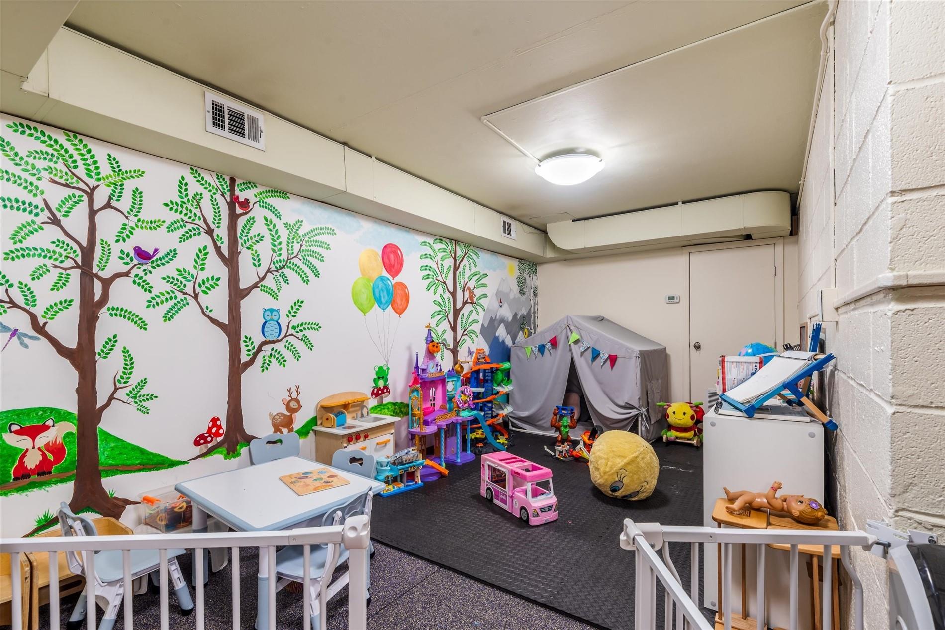 #19 photo, 102-30 66th Road, Forest Hills , NY 11375