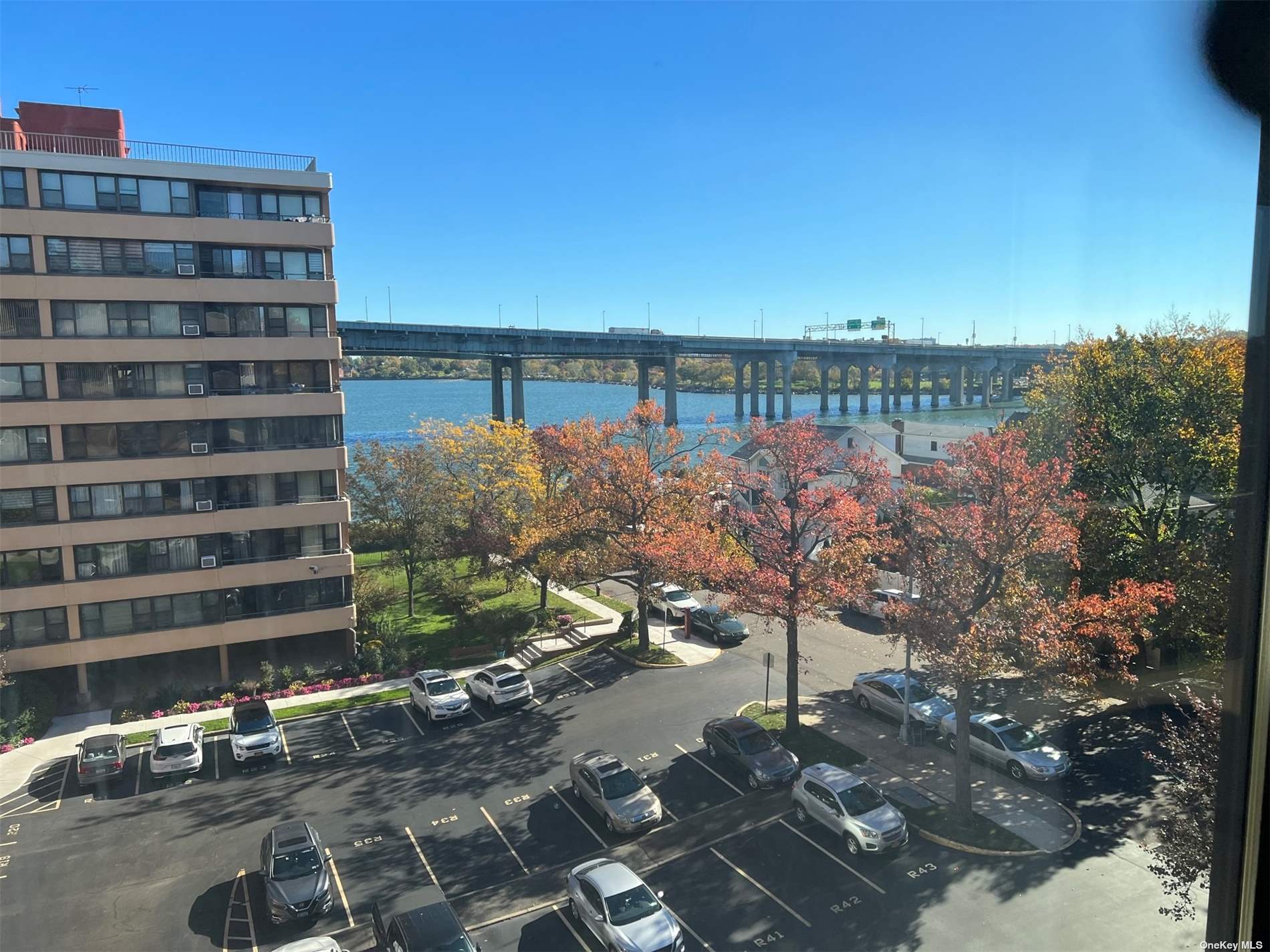 #1 photo, 167-15 12 Avenue, 皇后區 Beechhurst , NY 11357