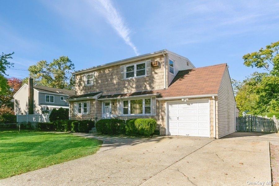 #1 photo, 1687 Prospect Avenue, ناسو East Meadow , NY 11554