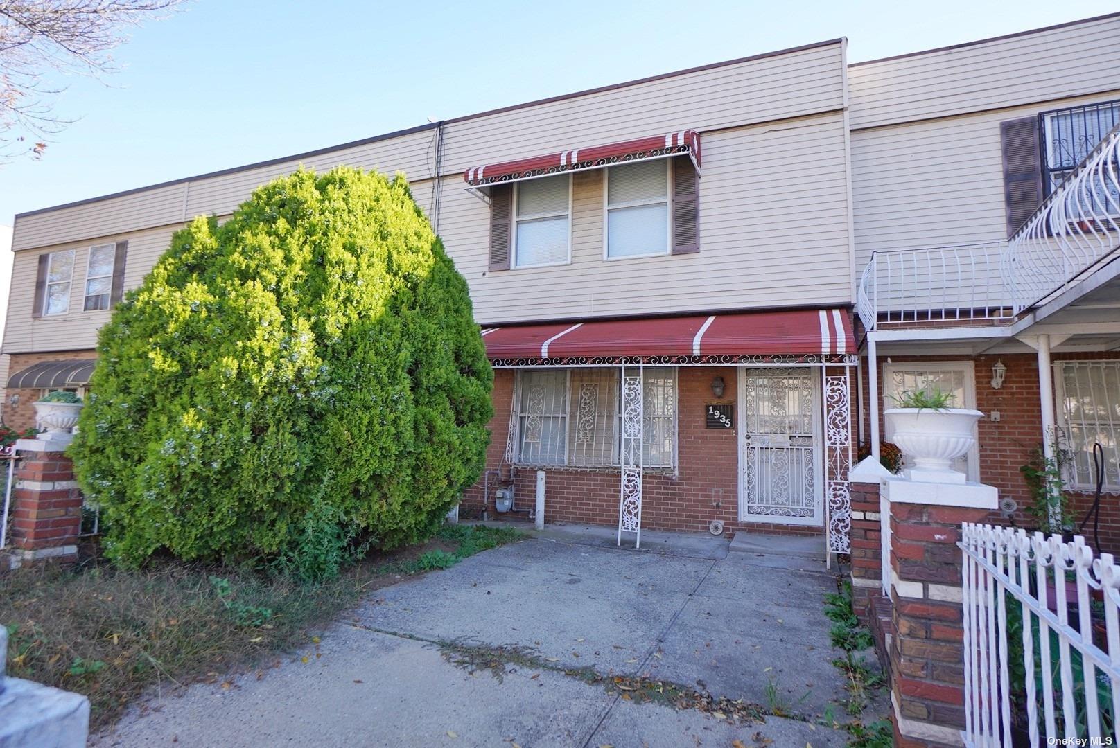 #1 photo, 1935 Strauss Street, ব্রুকলিন Brownsville , NY 11212