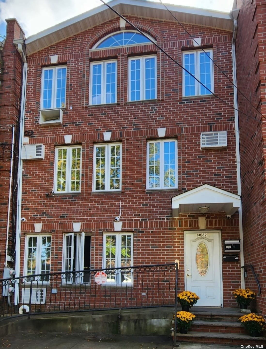 #1 photo, 80-82 59th Street, 皇后区 Glendale , NY 11385