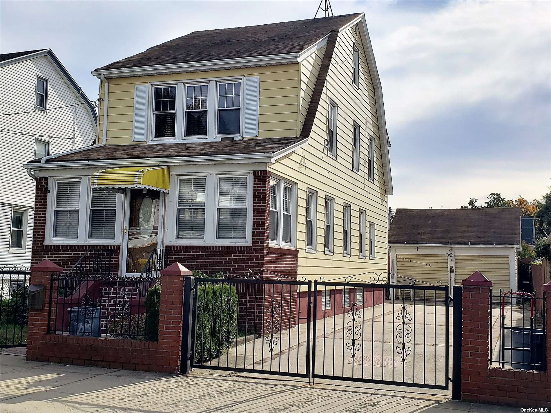 #1 photo, 220-12 103rd Avenue, 皇后区 Queens Village , NY 11429