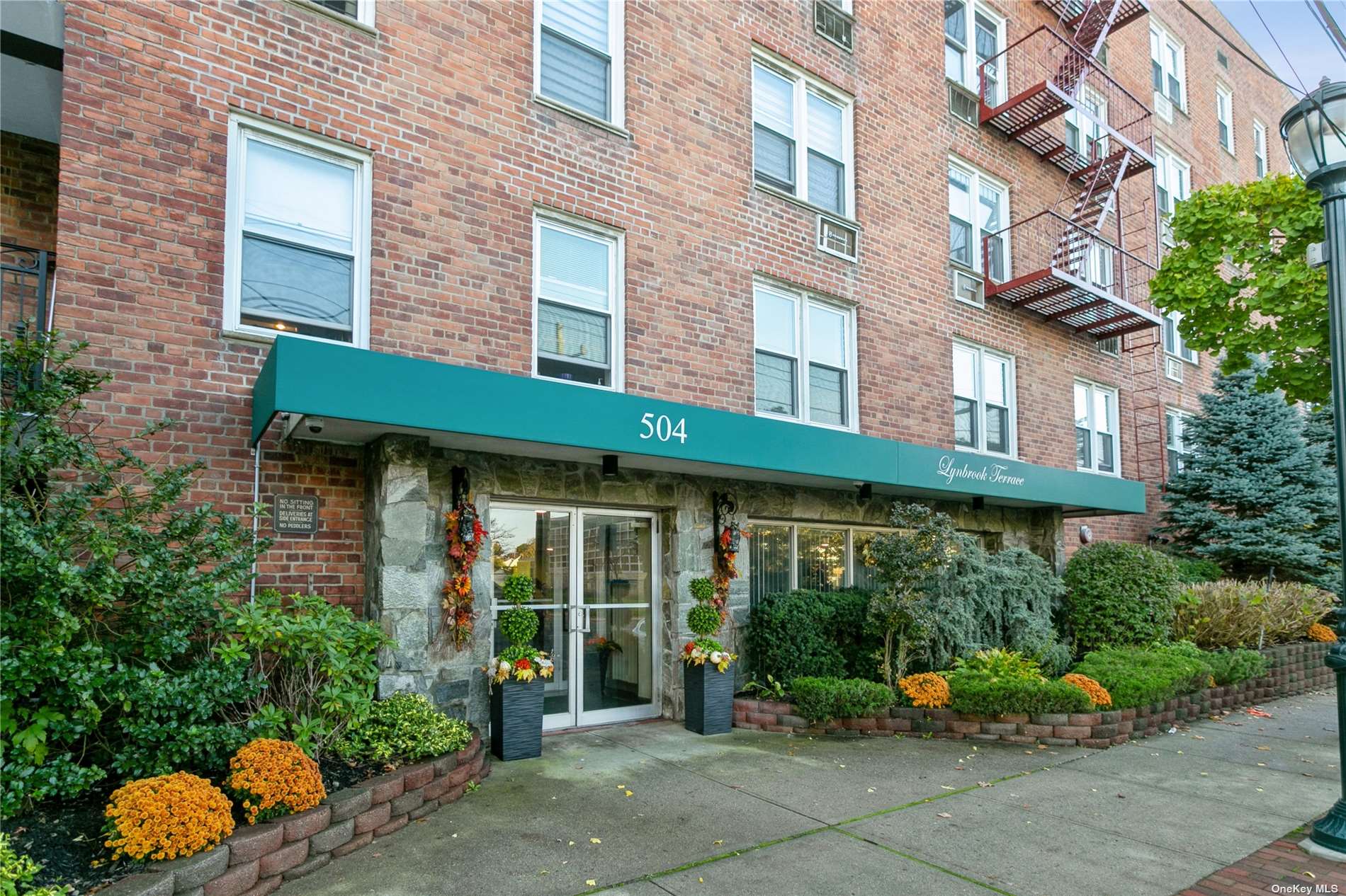 #1 photo, 504 Merrick, 長島 Lynbrook , NY 11563