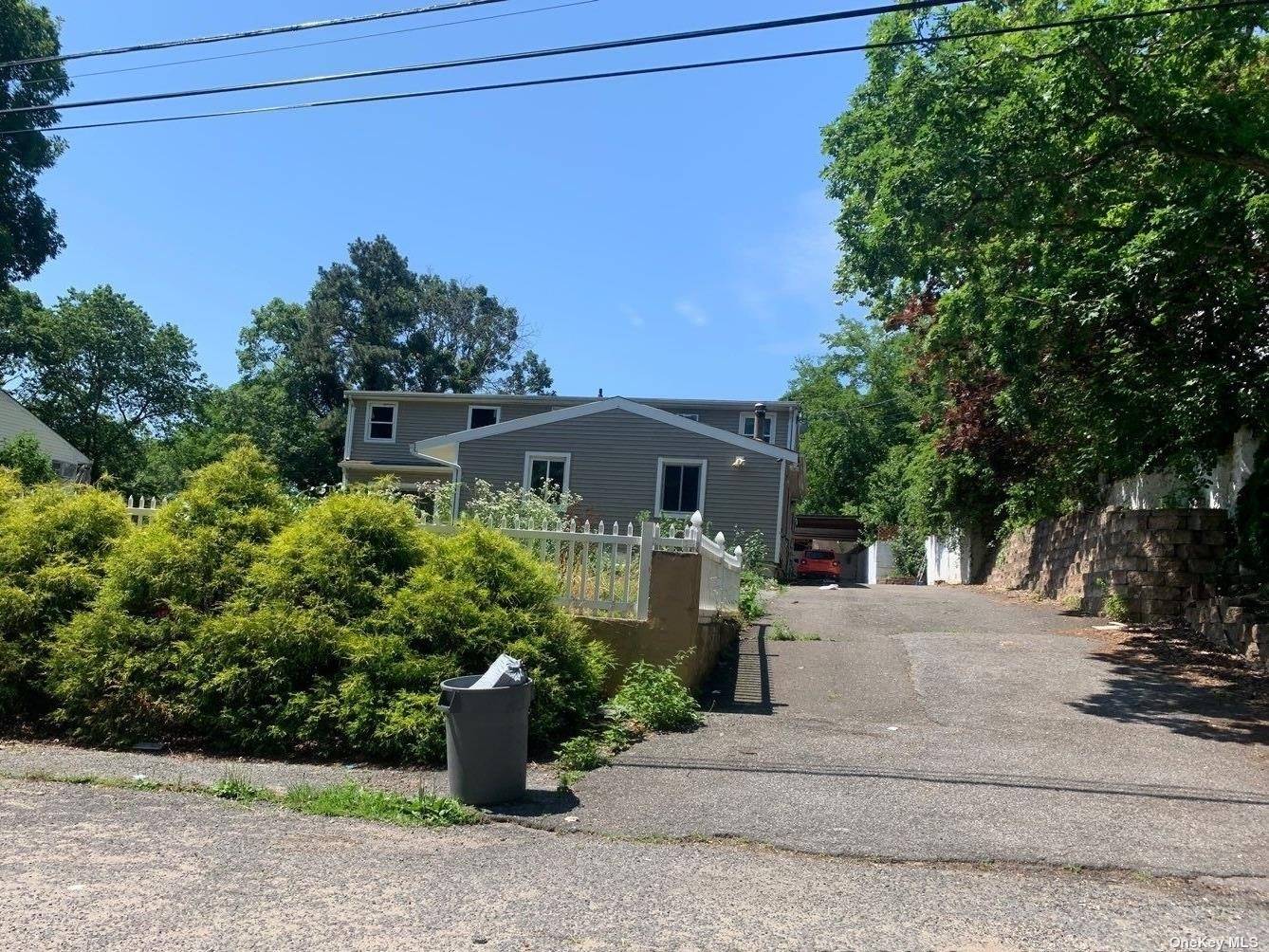 #1 photo, 64 Woodland Avenue, 東長島 Central Islip , NY 11722