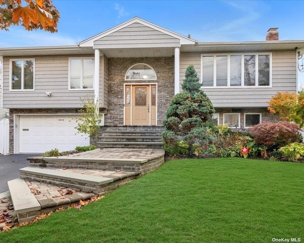 #1 photo, 3048 Shore Drive, Merrick , NY 11566