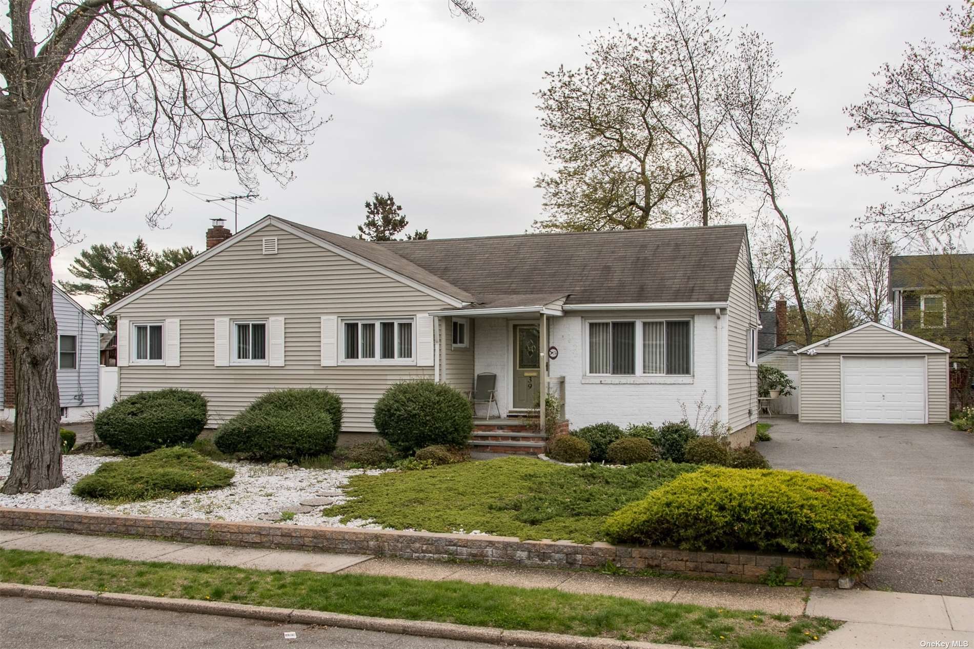 #1 photo, 39 Cambria Road, ناسو Syosset , NY 11791