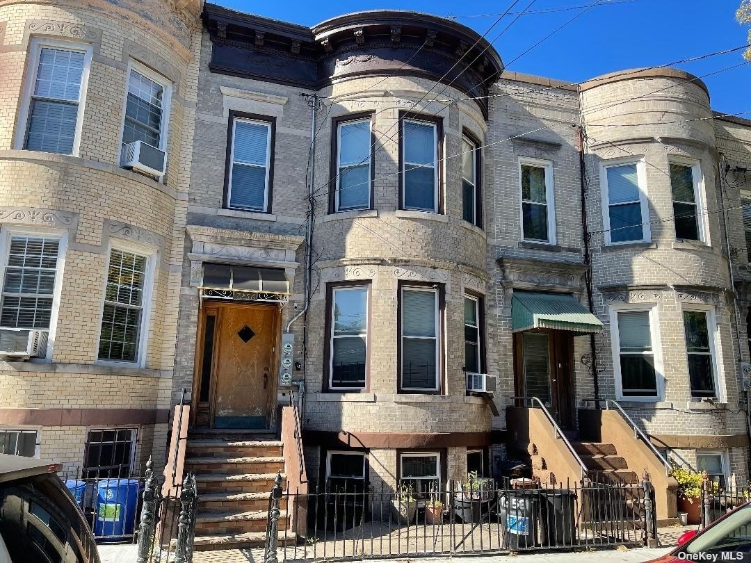 #1 photo, 72-56 61 Street, 皇后区 Glendale , NY 11385