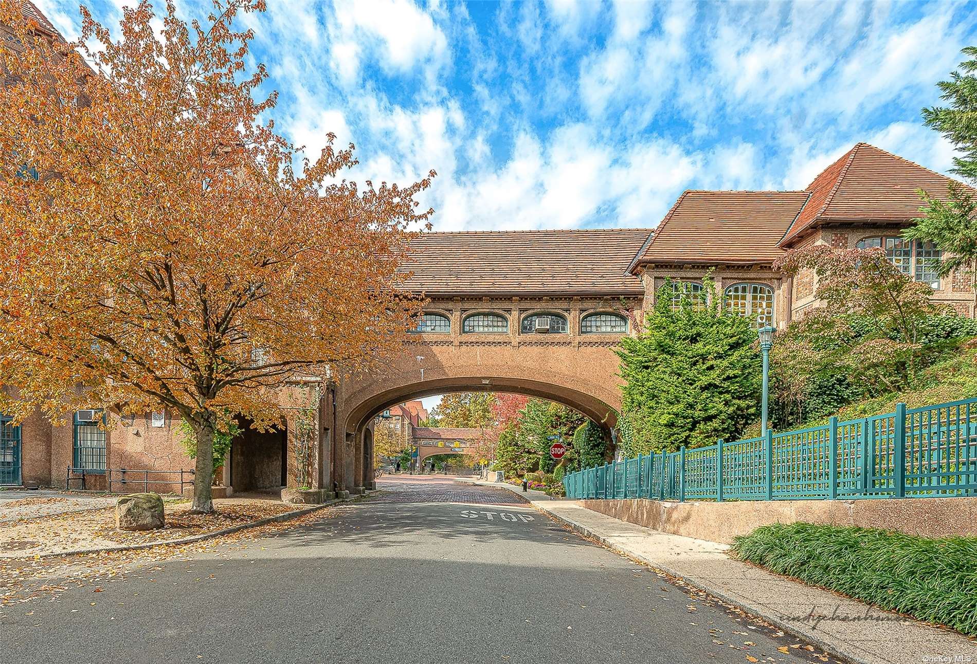 #1 photo, 25 Burns Street, 皇后區 森林小丘 Forest Hills , NY 11375